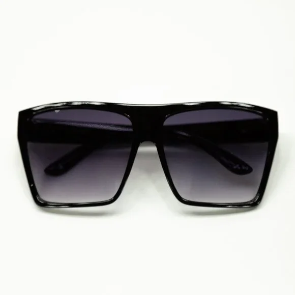 NEW Oversized Women Sunglasses with %100 UV Protection - (Gradient Purple Lens) - Picture 4 of 6